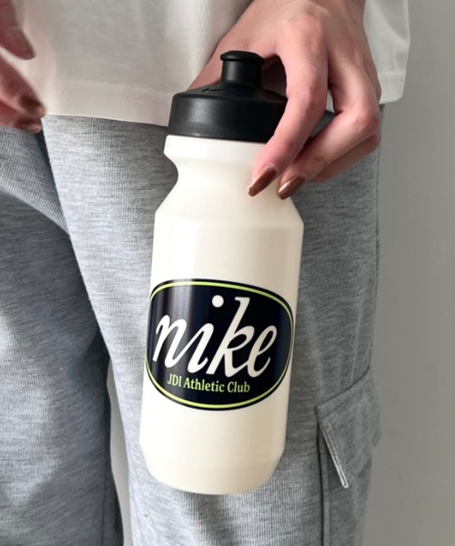 NIKE(ナイキ)の「Nike(ナイキ)/ビッグマウス 650ml スクイズボトル ウォーターボトル 水筒 2.0 22oz グラフィック(水筒・メンズ・ホワイト/バーガンディー/ブルー/パープル/ブルー系その他/カーキ/ブルー系その他2/ライム/オレンジ/その他1・FREE)」の10枚目の写真