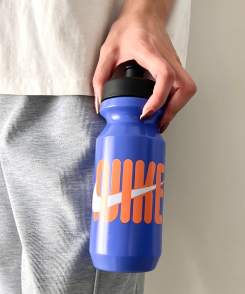 NIKE(ナイキ)の「Nike(ナイキ)/ビッグマウス 650ml スクイズボトル ウォーターボトル 水筒 2.0 22oz グラフィック(水筒・メンズ・ホワイト/バーガンディー/ブルー/パープル/ブルー系その他/カーキ/ブルー系その他2/ライム/オレンジ/その他1・FREE)」の13枚目の写真