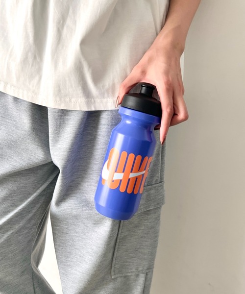 NIKE(ナイキ)の「Nike(ナイキ)/ビッグマウス 650ml スクイズボトル ウォーターボトル 水筒 2.0 22oz グラフィック(水筒・メンズ・ホワイト/バーガンディー/ブルー/パープル/ブルー系その他/カーキ/ブルー系その他2/ライム/オレンジ/その他1・FREE)」の14枚目の写真