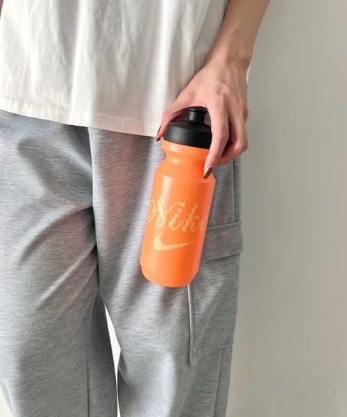 NIKE(ナイキ)の「Nike(ナイキ)/ビッグマウス 650ml スクイズボトル ウォーターボトル 水筒 2.0 22oz グラフィック(水筒・メンズ・ホワイト/バーガンディー/ブルー/パープル/ブルー系その他/カーキ/ブルー系その他2/ライム/オレンジ/その他1・FREE)」の16枚目の写真
