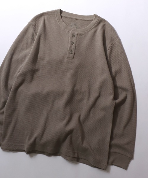 SITRY（シトリー）の「2026SS新色 Organic Cotton Thermal/オーガニックコットン サーマル ワッフル クルーネック ヘンリーネック ロンT 長袖Tシャツ（Tシャツ/カットソー・メンズ・ブラック/グレー/アイボリー/カーキブラウン/オフホワイト/ベージュ/グレー系その他/ホワイト系その他/ブラック系その他/カーキ/グレイッシュベージュ/オリーブ/ホワイト/サックスブルー・LL/M/L）」の11枚目の写真