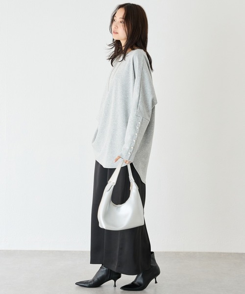 LAVEANGE（ラビアンジェ）の「【洗える】パール釦ドルマンプルオーバー（Tシャツ/カットソー・レディース・ブラック/オフホワイト/グレー・M/LL/3L/4L/5L）」の20枚目の写真