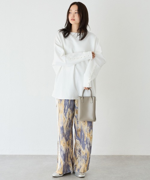 LAVEANGE（ラビアンジェ）の「【洗える】パール釦ドルマンプルオーバー（Tシャツ/カットソー・レディース・ブラック/オフホワイト/グレー・M/LL/3L/4L/5L）」の10枚目の写真