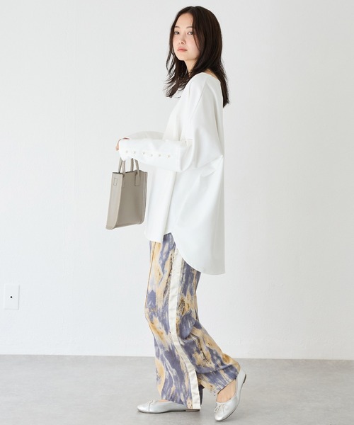 LAVEANGE（ラビアンジェ）の「【洗える】パール釦ドルマンプルオーバー（Tシャツ/カットソー・レディース・ブラック/オフホワイト/グレー・M/LL/3L/4L/5L）」の11枚目の写真