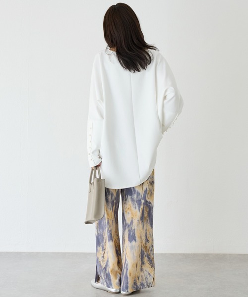 LAVEANGE（ラビアンジェ）の「【洗える】パール釦ドルマンプルオーバー（Tシャツ/カットソー・レディース・ブラック/オフホワイト/グレー・M/LL/3L/4L/5L）」の12枚目の写真