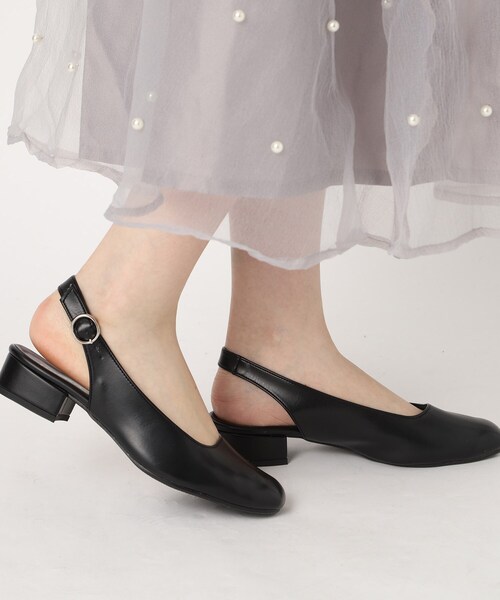 ESPERANZA（エスペランサ）の「ソフトスクエアバックストラップフラットパンプス（パンプス・レディース・ベージュ/シルバー/ブラック・L/M/LL/S）」の2枚目の写真