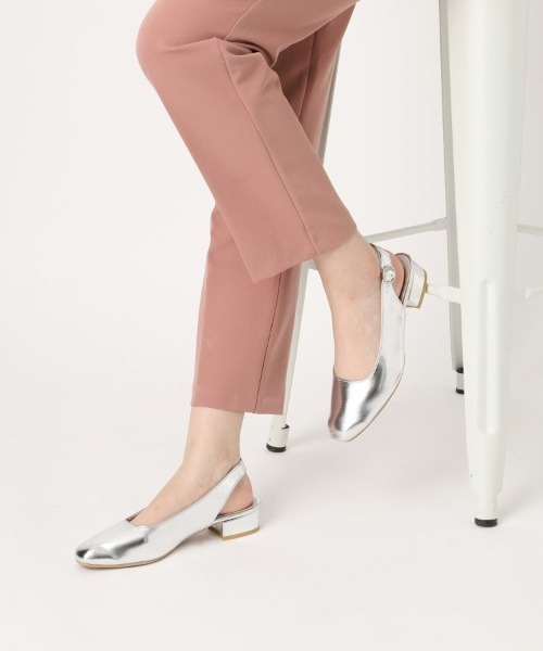 ESPERANZA（エスペランサ）の「ソフトスクエアバックストラップフラットパンプス（パンプス・レディース・ベージュ/シルバー/ブラック・L/M/LL/S）」の20枚目の写真