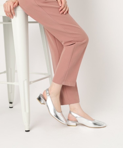 ESPERANZA（エスペランサ）の「ソフトスクエアバックストラップフラットパンプス（パンプス・レディース・ベージュ/シルバー/ブラック・L/M/LL/S）」の22枚目の写真