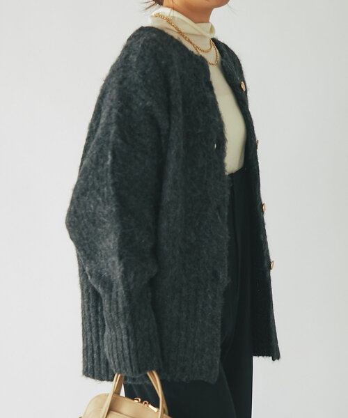 un dix cors(アンディコール)の「《オーバーサイズでゆったり》シャギーオーバーカーデ(カーディガン/ボレロ・レディース・アイボリー/ブラック/レッド・FREE)」の21枚目の写真