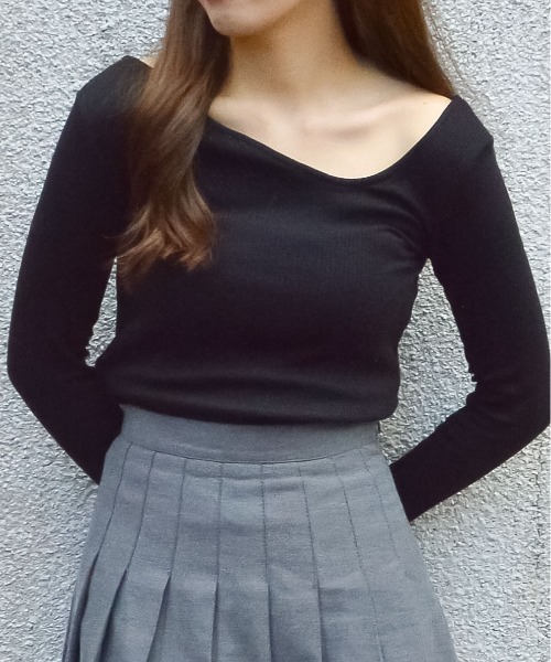spiritoso（スピリトーゾ）の「【spiritoso】テレコ アシメネック トップス(無地)（Tシャツ/カットソー・レディース・ダークブラウン/オフホワイト/ブラック/パープル系その他/グリーン系その他/その他1/ベージュ/サックスブルー・MEDIUM）」の2枚目の写真