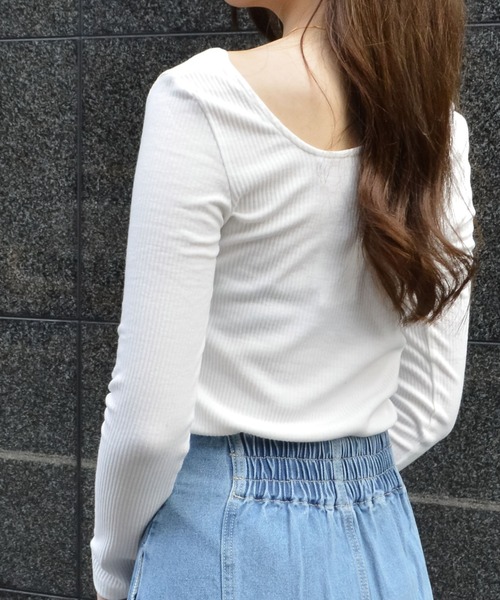 spiritoso（スピリトーゾ）の「【spiritoso】テレコ アシメネック トップス(無地)（Tシャツ/カットソー・レディース・ダークブラウン/オフホワイト/ブラック/パープル系その他/グリーン系その他/その他1/ベージュ/サックスブルー・MEDIUM）」の12枚目の写真
