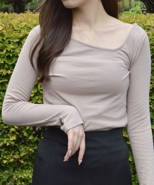 spiritoso（スピリトーゾ）の「【spiritoso】テレコ アシメネック トップス(無地)（Tシャツ/カットソー・レディース・ダークブラウン/オフホワイト/ブラック/パープル系その他/グリーン系その他/その他1/ベージュ/サックスブルー・MEDIUM）」の16枚目の写真