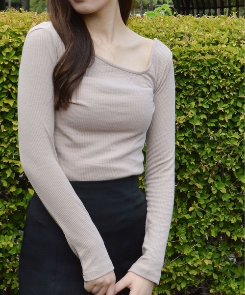 spiritoso（スピリトーゾ）の「【spiritoso】テレコ アシメネック トップス(無地)（Tシャツ/カットソー・レディース・ダークブラウン/オフホワイト/ブラック/パープル系その他/グリーン系その他/その他1/ベージュ/サックスブルー・MEDIUM）」の18枚目の写真