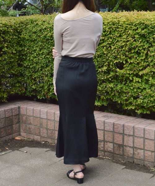 spiritoso（スピリトーゾ）の「【spiritoso】テレコ アシメネック トップス(無地)（Tシャツ/カットソー・レディース・ダークブラウン/オフホワイト/ブラック/パープル系その他/グリーン系その他/その他1/ベージュ/サックスブルー・MEDIUM）」の22枚目の写真