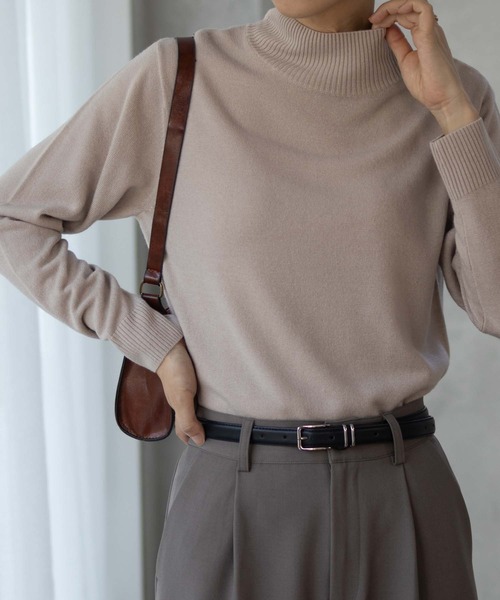 NAVY(ネイビー)の「nAvy 洗えるニット カシミヤタッチハイネックプルオーバー(ニット/セーター・レディース・レッド/グレイッシュベージュ/ブラック・M/L)」の3枚目の写真