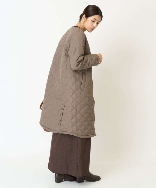 a.v.v（アーヴェヴェ）の「ウエストドロストノーカラーキルトコート（ブルゾン・レディース・モカ/ブラック・34/40/38/42/36）」の18枚目の写真