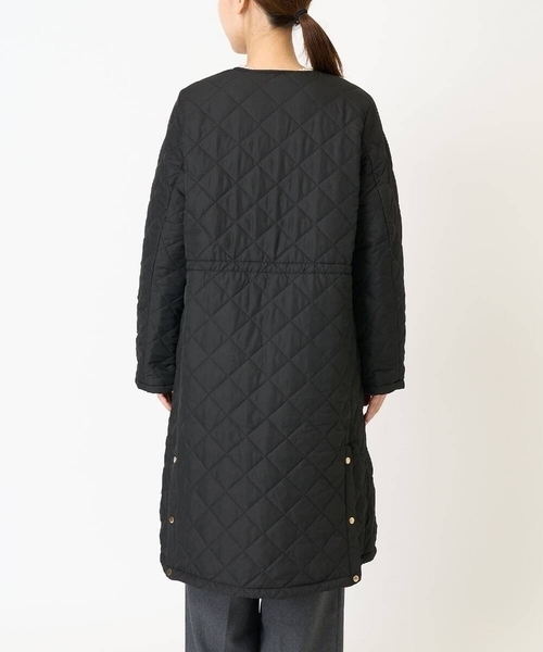 a.v.v（アーヴェヴェ）の「ウエストドロストノーカラーキルトコート（ブルゾン・レディース・モカ/ブラック・34/40/38/42/36）」の21枚目の写真