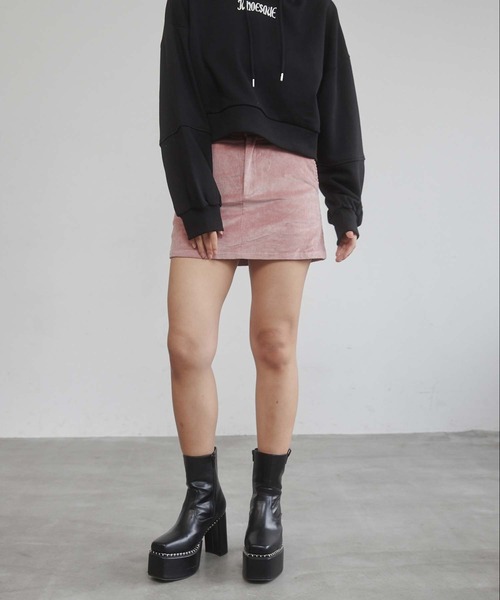 ENVYM(アンビー)の「コーデュロイミニスカート(スカート・レディース・ブラック/ブラウン/ピンク・SMALL/MEDIUM)」の4枚目の写真