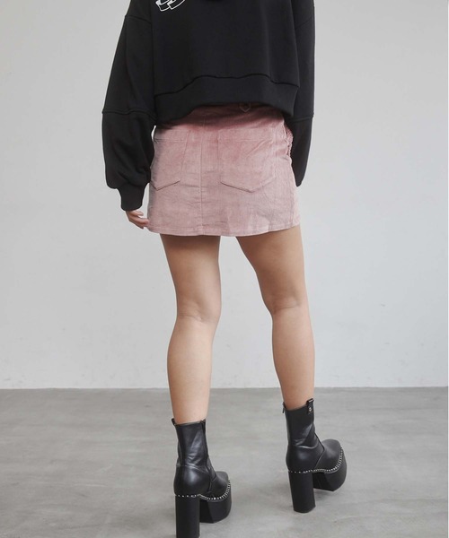 ENVYM(アンビー)の「コーデュロイミニスカート(スカート・レディース・ブラック/ブラウン/ピンク・SMALL/MEDIUM)」の6枚目の写真