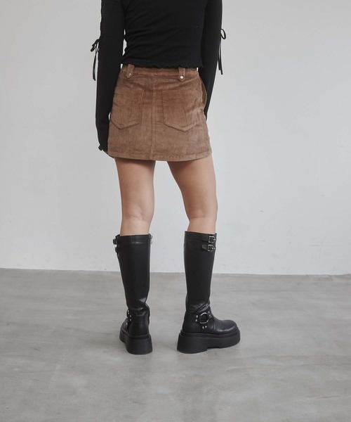 ENVYM(アンビー)の「コーデュロイミニスカート(スカート・レディース・ブラック/ブラウン/ピンク・SMALL/MEDIUM)」の11枚目の写真