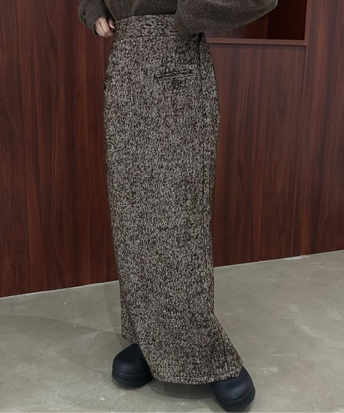 lawgy(ラウジー)の「accent button tweed tight skirt / アクセントボタンツイードタイトスカート(スカート・レディース・グレー/ブラウン・FREE)」の2枚目の写真