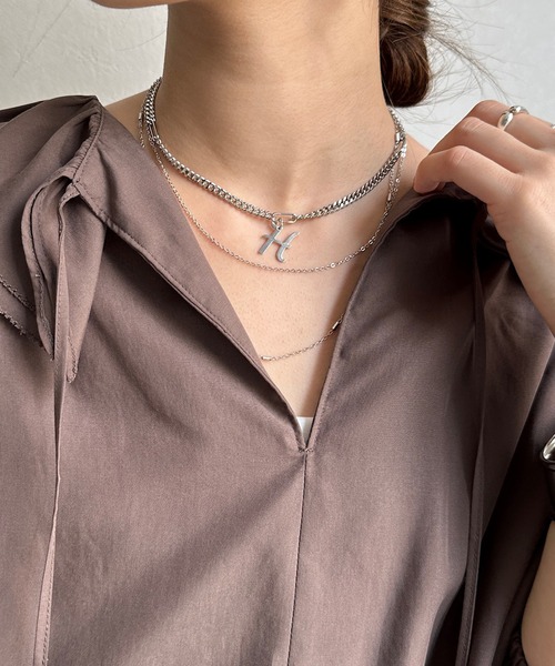 DouDou(ドゥドゥ)の「【A・H・M・R・S・Yの6種!】アルファベットネックレス(ネックレス・レディース・シルバー/ゴールド・S/M/A/H/R/Y)」の6枚目の写真