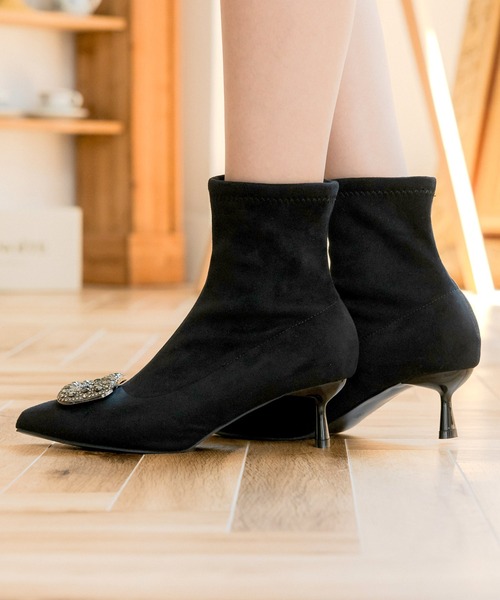 Julia Boutique（ジュリアブティック）の「【22-24.5cm】 ビジューショートブーツ（ブーツ・レディース・ブラック・35/40/39/38/37/36）」の6枚目の写真