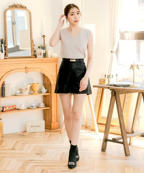 Julia Boutique（ジュリアブティック）の「【22-24.5cm】 ビジューショートブーツ（ブーツ・レディース・ブラック・35/40/39/38/37/36）」の2枚目の写真