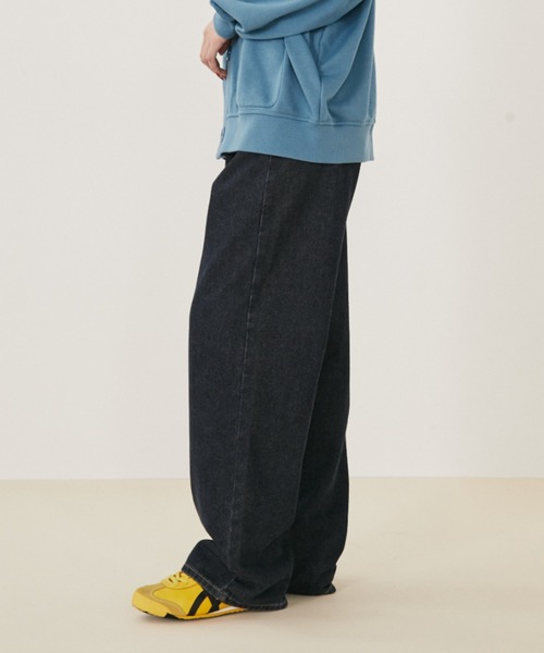 MERLOT（メルロー）の「【ウエスト調節可能】ウエストボタンストレートデニム（デニムパンツ・レディース・ブルー/ネイビー・FREE）」の7枚目の写真
