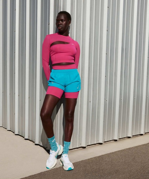 NIKE（ナイキ）の「ナイキ V2K ラン ウィメンズシューズ / Nike V2K Run Women's Shoes FD0736-105 White（スニーカー・レディース・ホワイト・22/22.5/23/23.5/24/24.5/25/25.5/26/26.5/27/28/29）」の3枚目の写真