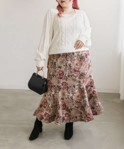 CLETTE(クレット)の「スクエアネックケーブルニット(ニット/セーター・レディース・チャコールグレー/ライトグレー/オフホワイト/ラベンダー・LL/3L/4L)」の6枚目の写真