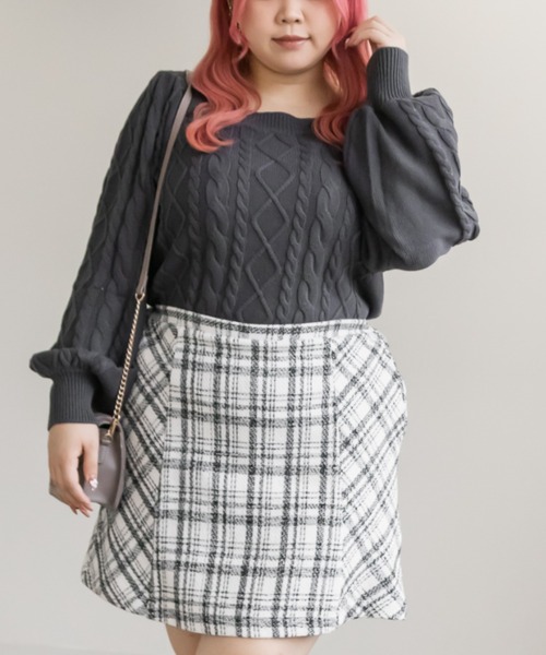 CLETTE(クレット)の「スクエアネックケーブルニット(ニット/セーター・レディース・チャコールグレー/ライトグレー/オフホワイト/ラベンダー・LL/3L/4L)」の9枚目の写真