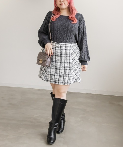 CLETTE(クレット)の「スクエアネックケーブルニット(ニット/セーター・レディース・チャコールグレー/ライトグレー/オフホワイト/ラベンダー・LL/3L/4L)」の10枚目の写真