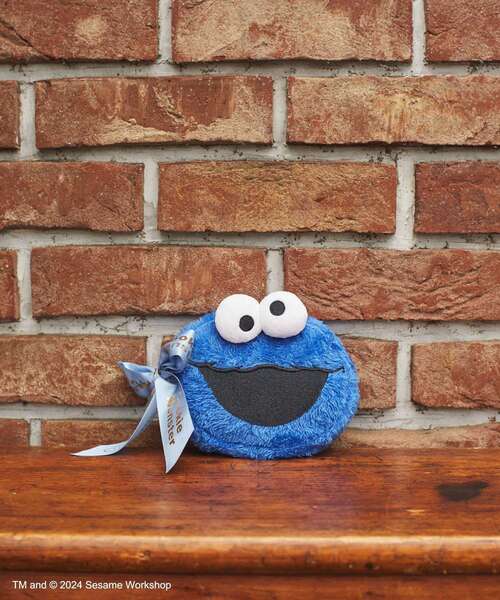 Maison de FLEUR（メゾンドフルール）の「クッキーモンスター フェイスポーチ（ポーチ・レディース・ブルー・FREE）」の3枚目の写真