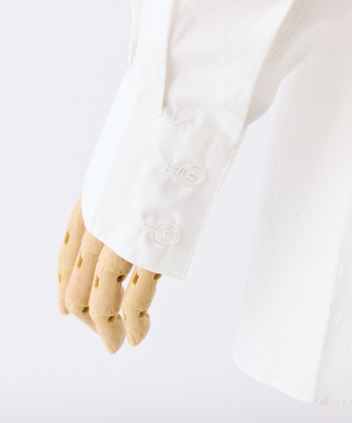 one after another NICE CLAUP(ワンアフターアナザーナイスクラップ)の「マルチway/オフショルロングシャツ(シャツ/ブラウス・レディース・ネイビー/ベージュ系その他/オフホワイト/ブルー系その他・FREE)」の16枚目の写真