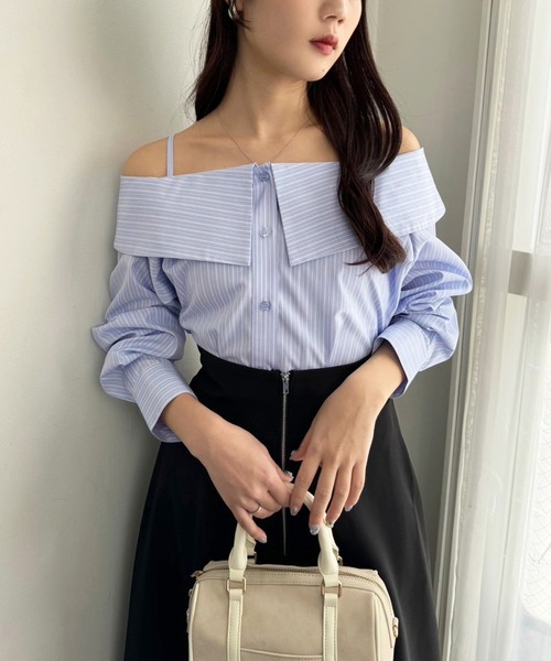 one after another NICE CLAUP(ワンアフターアナザーナイスクラップ)の「マルチway/オフショルロングシャツ(シャツ/ブラウス・レディース・ネイビー/ベージュ系その他/オフホワイト/ブルー系その他・FREE)」の22枚目の写真
