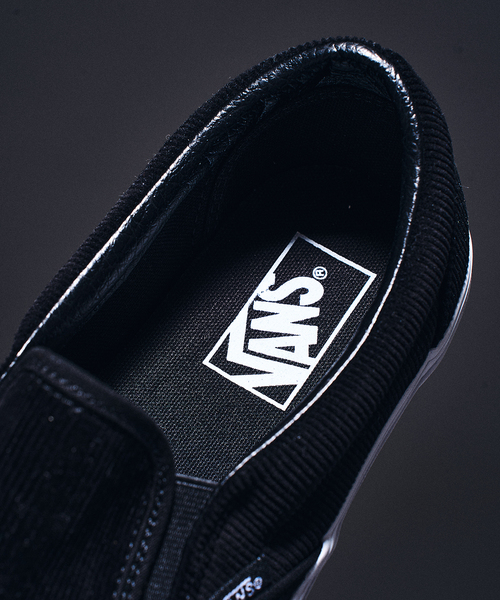 VANS（バンズ）の「"限定展開モデル"  VANS / バンズ クラシック スリッポン（スリッポン・メンズ・ブラック・90/100/110/80/85/95/70/75/105）」の20枚目の写真