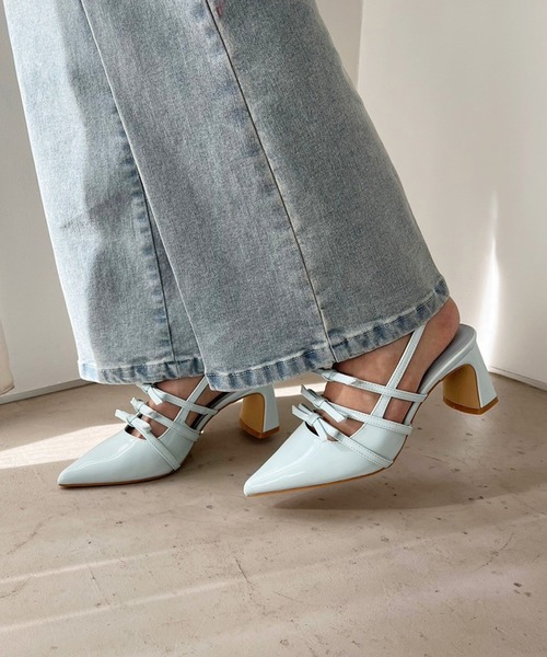 one after another NICE CLAUP(ワンアフターアナザーナイスクラップ)の「リボン付きポインテッドストラップシューズ(パンプス・レディース・サックスブルー/アイボリー/ブラック・M/L/S)」の19枚目の写真