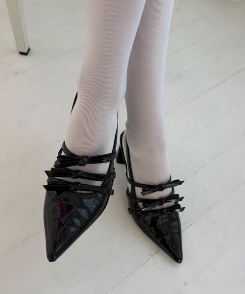 one after another NICE CLAUP(ワンアフターアナザーナイスクラップ)の「リボン付きポインテッドストラップシューズ(パンプス・レディース・サックスブルー/アイボリー/ブラック・M/L/S)」の18枚目の写真