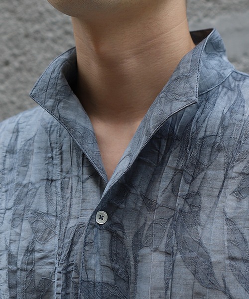 MEN'S BIGI（メンズビギ）の「総柄シアージャカード7分袖オープンカラーシャツ（シャツ/ブラウス・メンズ・ブラウン/ブラック/ブルー・02/01/03）」の19枚目の写真