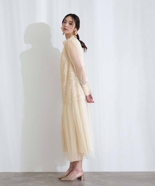 PourVous(プールヴー)の「フェザーフラワー チュール パーティー ドレス セレモニー ミモレ丈&袖あり 結婚式 二次会 フォーマル オケージョンドレス 同窓会 成人式 ロング カフス Aライン お呼ばれ 謝恩会 20代 30代(ドレス・レディース・グレー/ブラック/ベージュ系その他・M)」の16枚目の写真