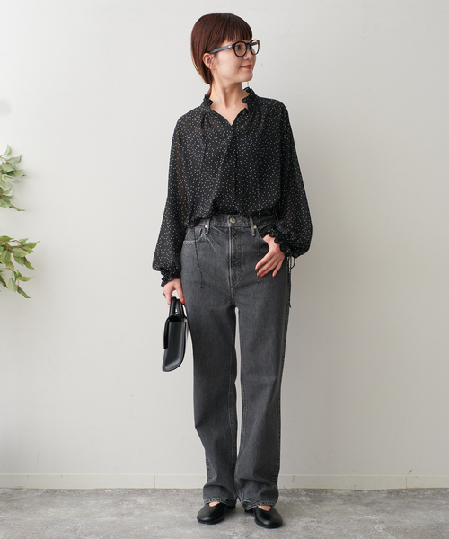 2024Spick＆span ブラックフリルネックシャツ　黒　リボン　ほほ未使用 トップス ブラウス 黒 長袖 ラテンバックリボン シャツ 長袖 襟