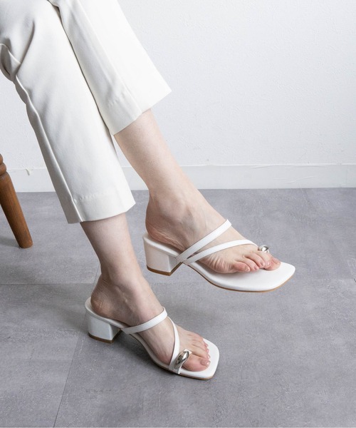 Fabby fabby（ファビィーファビィー）の「スクエアメタルトングチャームヒールサンダル（サンダル・レディース・シルバー/ブラック/ブラウン/ホワイト/シルバー系その他・SMALL/MEDIUM/LARGE）」の14枚目の写真