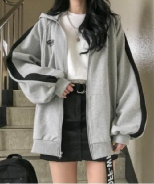 LETee(レティー)の「ラインパーカー(パーカー・レディース・グレー・FREE)」の11枚目の写真