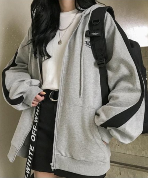 LETee(レティー)の「ラインパーカー(パーカー・レディース・グレー・FREE)」の9枚目の写真