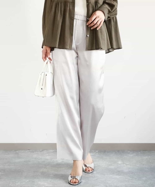 MK MICHEL KLEIN（エムケーミッシェルクラン）の「リラックスサテンテーパードパンツ/洗える（その他パンツ・レディース・ダークグレー/ライトグレー・38）」の14枚目の写真