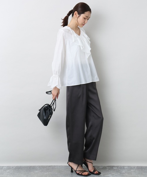 MK MICHEL KLEIN（エムケーミッシェルクラン）の「リラックスサテンテーパードパンツ/洗える（その他パンツ・レディース・ダークグレー/ライトグレー・38）」の6枚目の写真