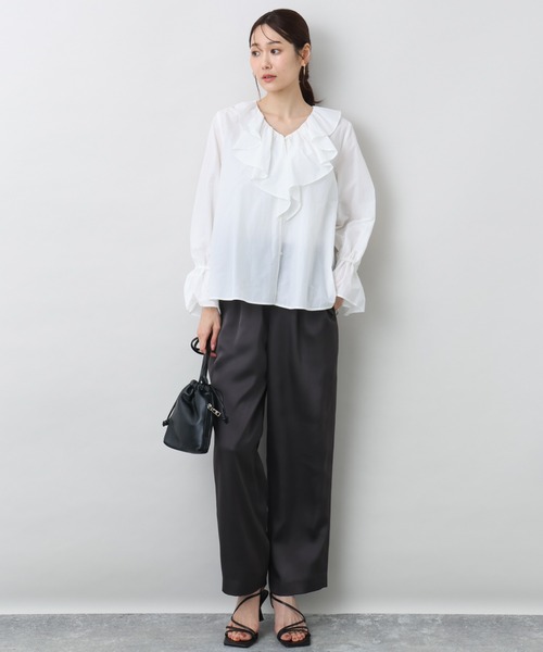 MK MICHEL KLEIN（エムケーミッシェルクラン）の「リラックスサテンテーパードパンツ/洗える（その他パンツ・レディース・ダークグレー/ライトグレー・38）」の8枚目の写真