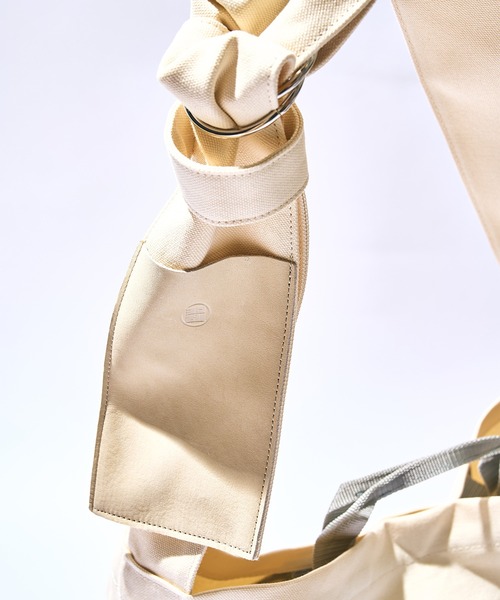 yorozu(ヨロズ)の「【YOROZU】別注 CANVAS sash shoulder No.2(ショルダーバッグ・メンズ・ブラック/アイボリー・FREE)」の10枚目の写真