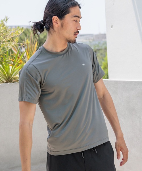 HEREIAM（ヘレイアム）の「【HEREIAM MEN】吸水速乾/ミラーロゴハーフスリーブ（Tシャツ/カットソー・メンズ・チャコール/ブラック/その他9・LARGE/MEDIUM/SMALL）」の2枚目の写真